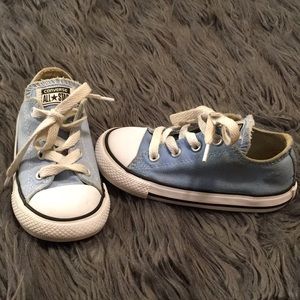 Blue Converse all star